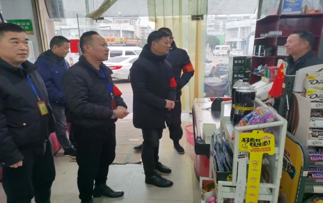 寒风凛冽刺骨，斗志昂扬为民
